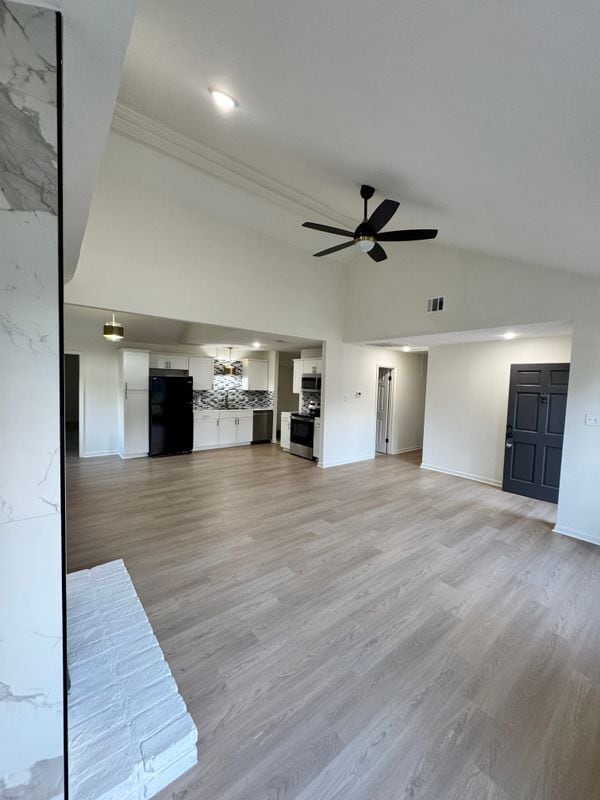 Foto del edificio - 1835 General Cleburne Ave