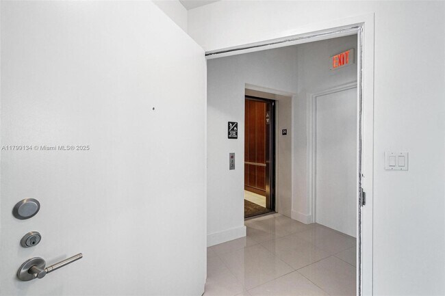 Foto del edificio - 2020 N Bayshore Dr