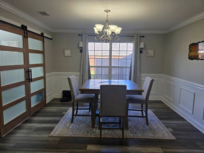 Foto del edificio - 504 Wyckfield Way