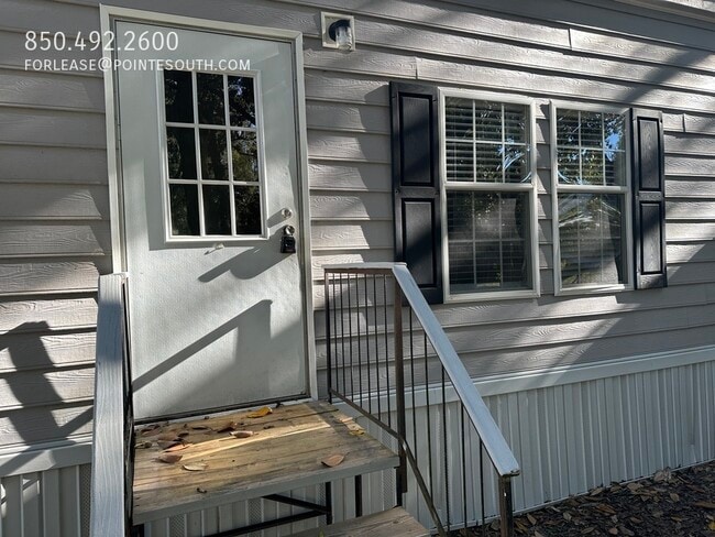 Building Photo - 832 Cross St