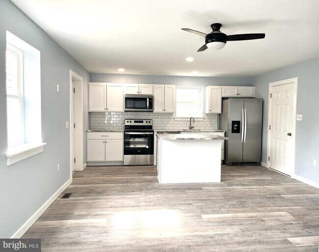 Building Photo - 434 Pencader Ln