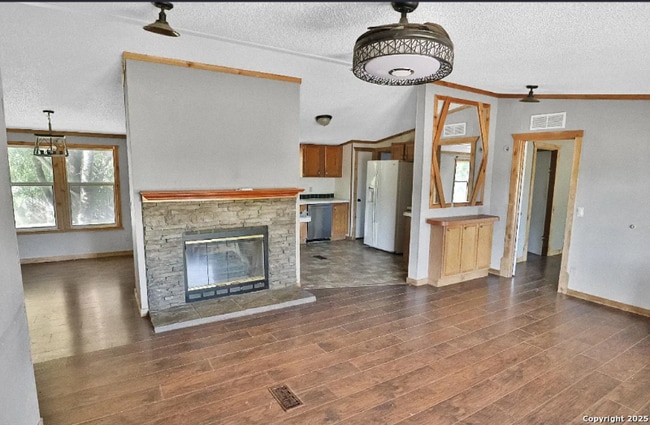 Building Photo - 193 Co Rd 5633