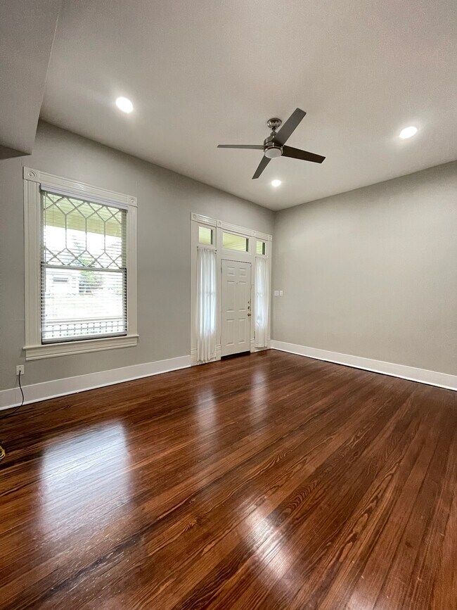 Foto del edificio - 352 Claremont Ave