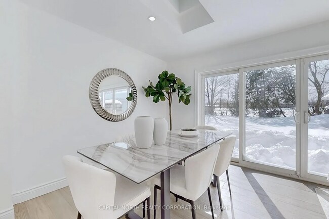 Photo du bâtiment - 1496 Karenza Rd