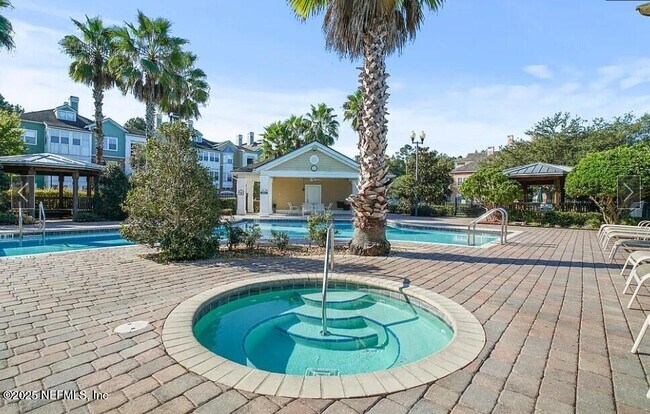 Foto del edificio - 8550 Touchton Rd