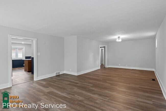Building Photo - 4 br, 2 bath House - 5565 Eastview Ave