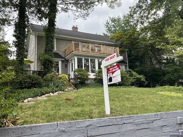 Primary Photo - 348 Evergreen Pl