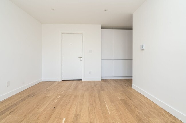 Building Photo - 110 Oriole Pky