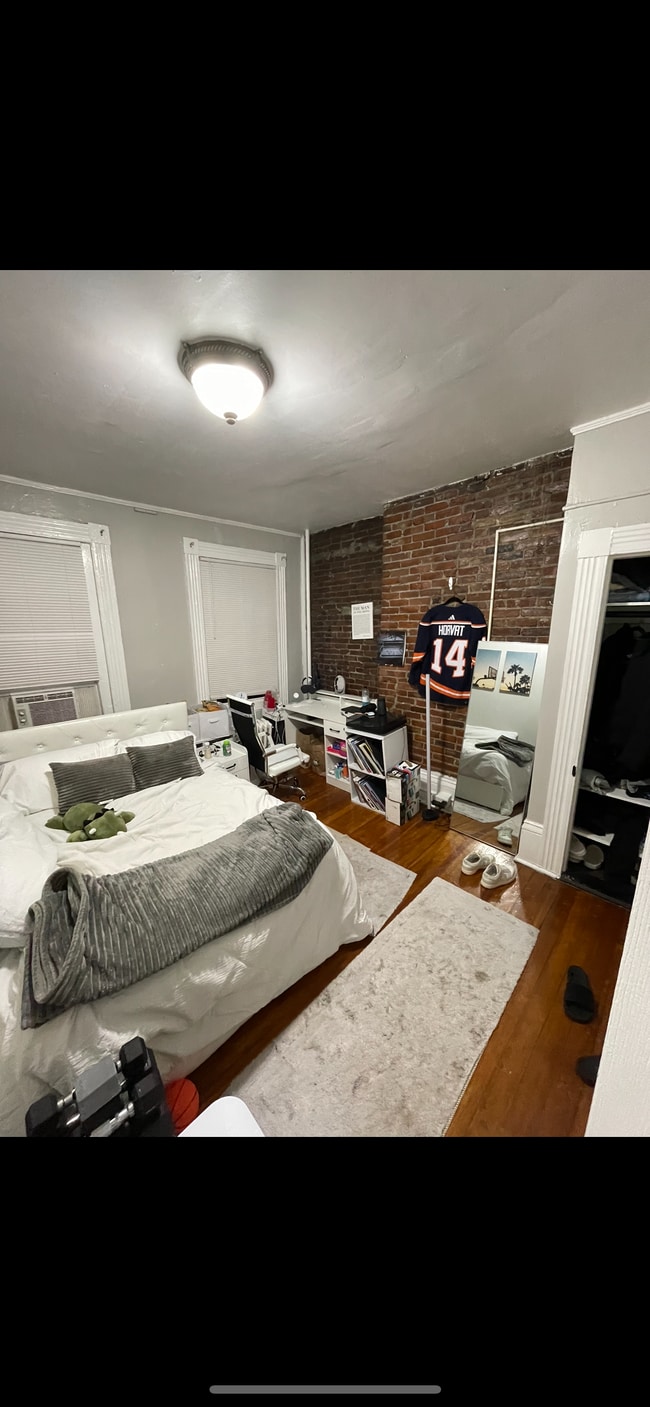 Building Photo - 7 Champney Pl