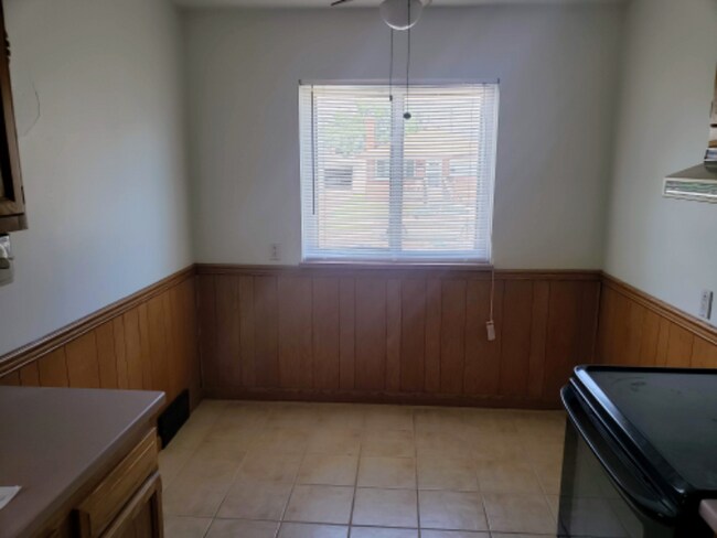 Building Photo - 22808 Lake Dr