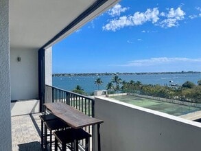 Building Photo - 5600 N Flagler Dr