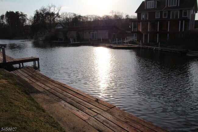 Foto del edificio - 31 Ringwood Ln