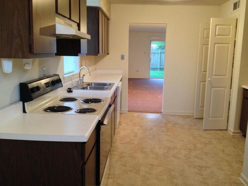 Foto del edificio - 2306 Caswell Ln