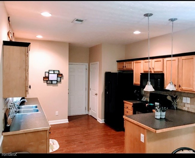 Building Photo - 4 br, 2 bath House - 122 Ashton Walk