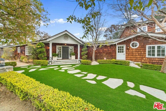 Foto del edificio - 24924 Jim Bridger Rd