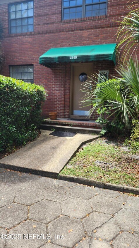 Foto principal - 2849 Herschel St