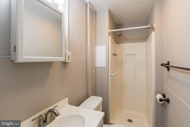 Foto del edificio - 673 N 11th St