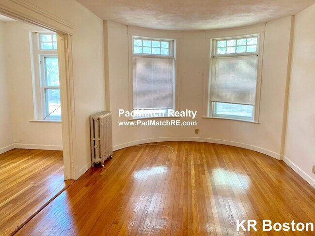 Building Photo - 1623 Beacon St