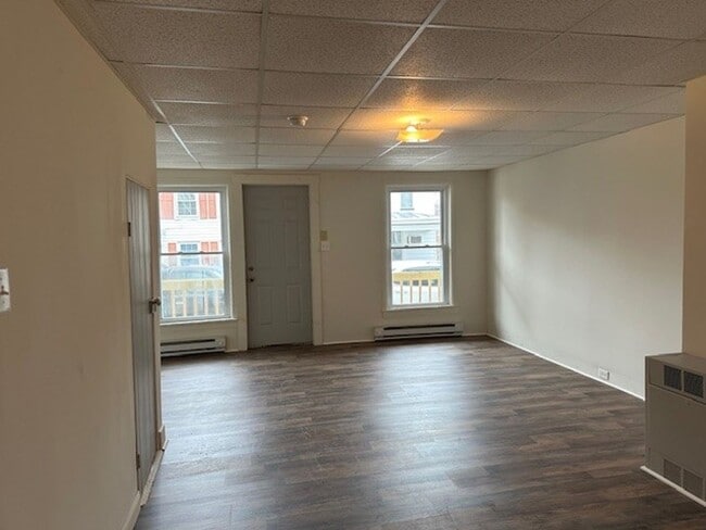 Building Photo - 209 1/2 N High St-