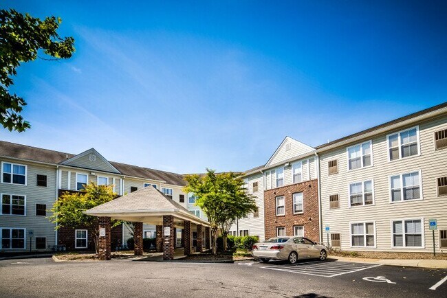 Building Photo - 6501 Jahnke Rd