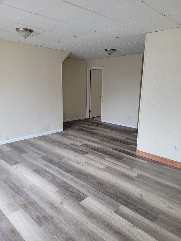 Living/Dining Area - 101 Mitchell St