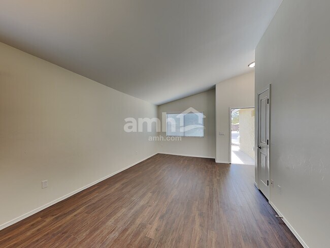 Foto del edificio - 7918 S Clarkson Court
