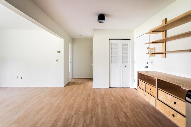 Building Photo - 1545 Cherboneau Pl