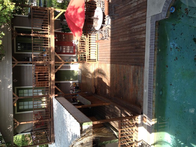 Building Photo - 9515 Sunnywood Dr