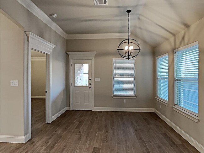 Building Photo - 3335 White Horse Dr