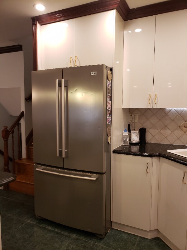 Foto del edificio - 1265 E 73rd St