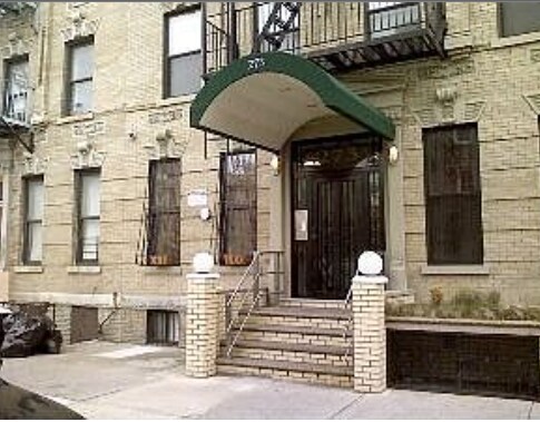 Entrada principal - 273 Albany Ave
