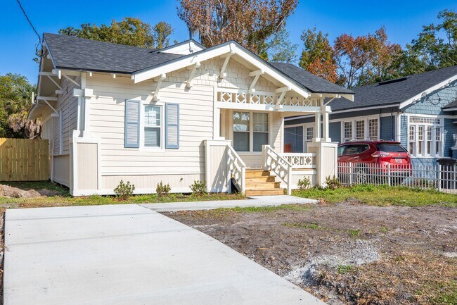 Foto del edificio - Renovated Bungalow in Riverside