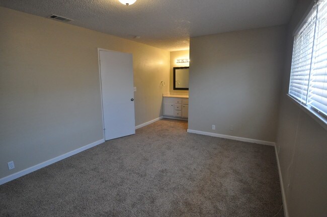 Foto del edificio - 513 Hummingbird Way