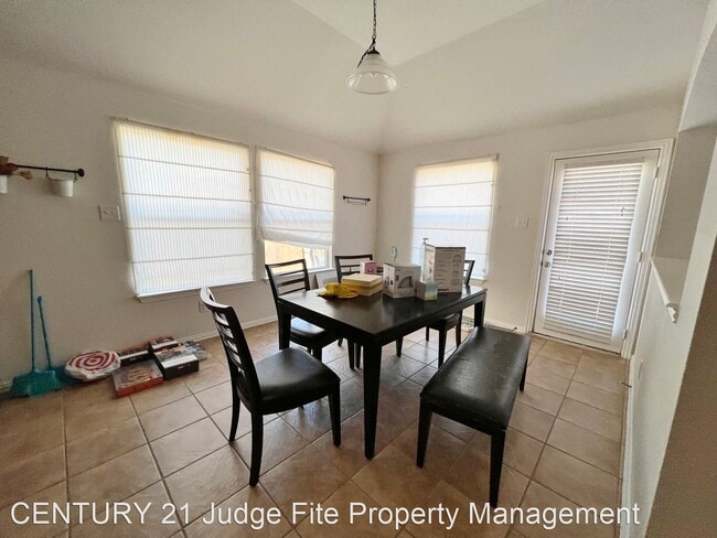 Building Photo - 4 br, 2.5 bath House - 814 Rushmore Drive