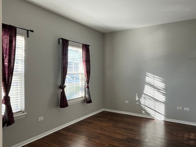 Building Photo - 3275 Stratford Ct