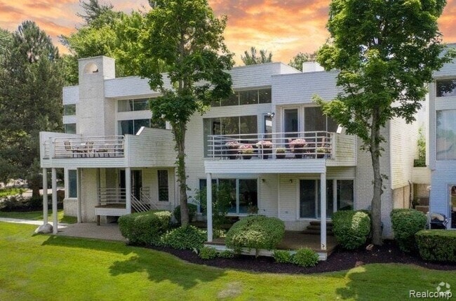 Building Photo - 1756 Alexander Dr