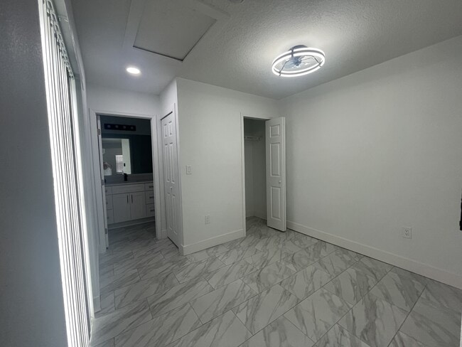 Building Photo - 4359 Cassius St