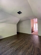 Building Photo - 406 15th St S