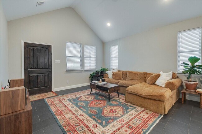 Foto del edificio - 2560 Thannisch Ave