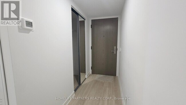 Building Photo - 30 Tretti Wy