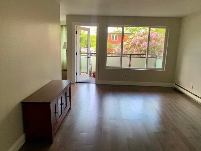 Foto del edificio - 5818 NE 70th St
