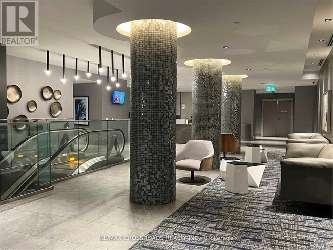 Building Photo - 50 Wellesley St E