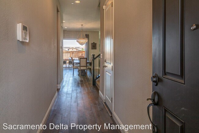 Building Photo - 4 br, 3 bath House - 5542 Cannes Way