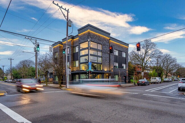 Foto del edificio - 4980 N Vancouver Ave