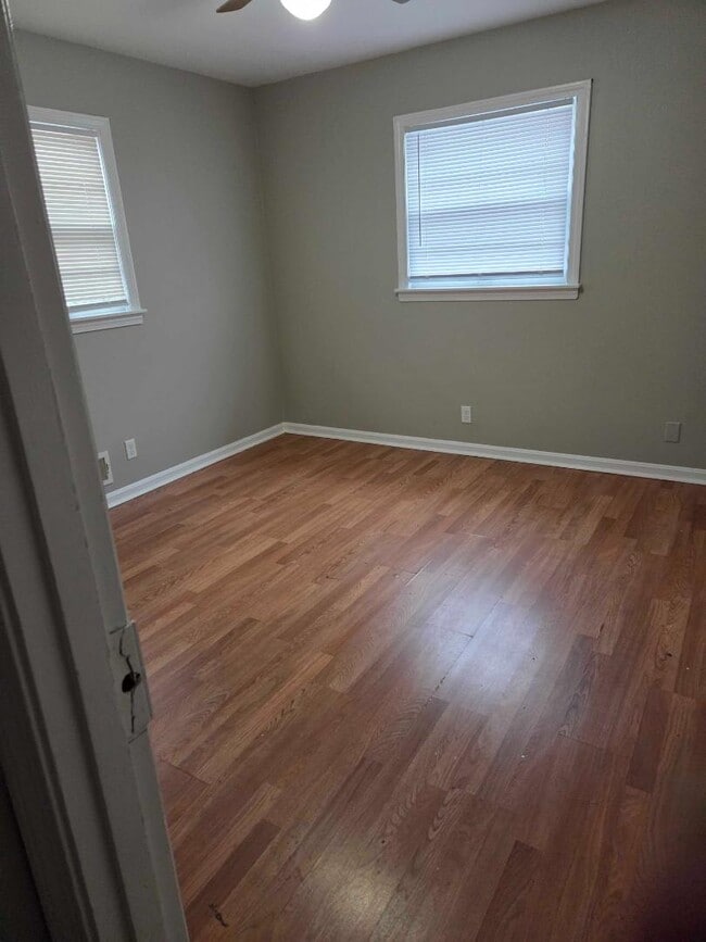 Foto del edificio - 4178 Churchman Ave