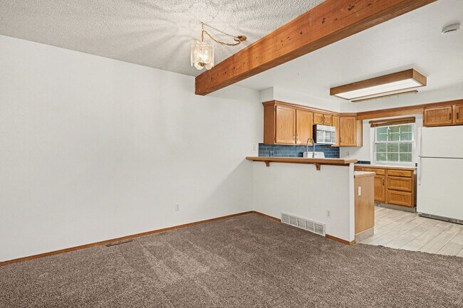 Foto del edificio - Conveniently Located 3BR/2 Bath Townhome