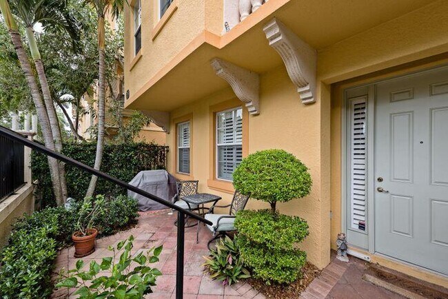 Foto del edificio - 11764 Valencia Gardens Ave