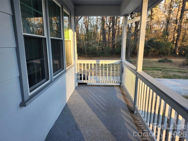 Building Photo - 55 Springfield Dr