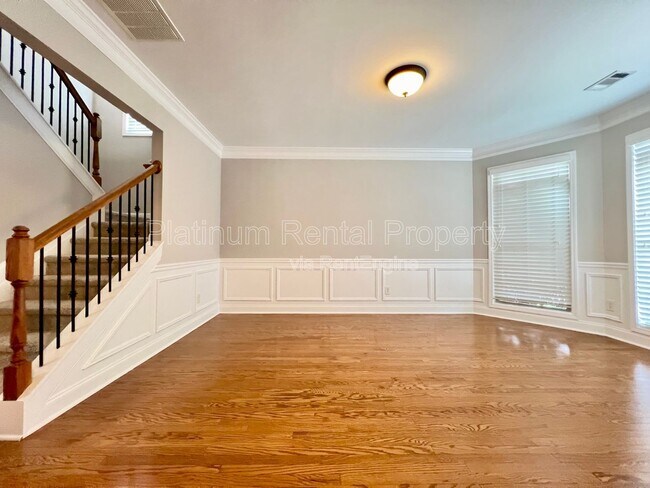 Foto del edificio - 3080 Whitfield Ave