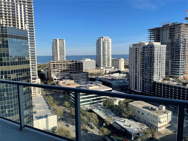 Foto del edificio - 400 Central Ave